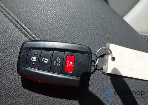 2020 Toyota Rav4 Xle Premium z USA, uszkodzony, nr VIN 2T3A1RFV4LW138309